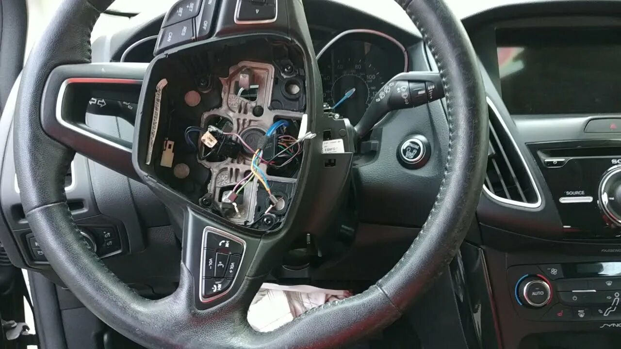 Как снять подушку руля Форд фокус 3 рестайлинг USA / снимаю airbag (подушку)руля
