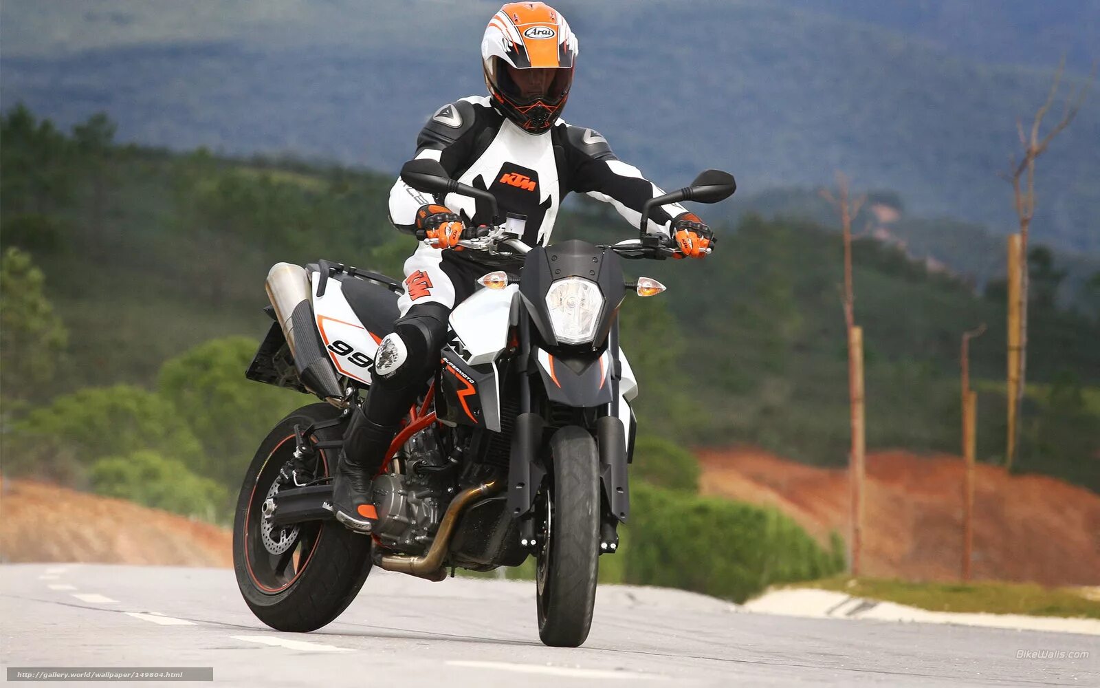 Guzzi griso 1200. Шоссейно кольцевые мотогонки. Беллини мотоцикл. Trident 660 double. Bmw r1200rs 2018.