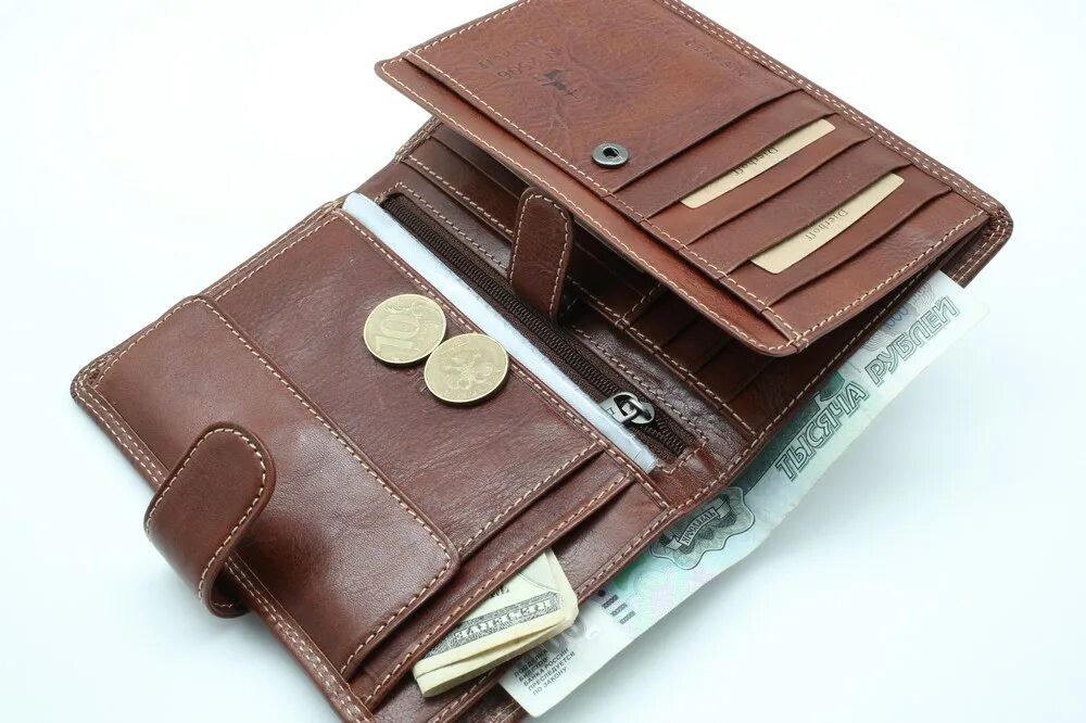 мужчина с портмоне. портмоне dr koffer мужской коричневый. портмоне для документов из кожи. портмоне guerra bruno мужской. портмоне cf1-19727.