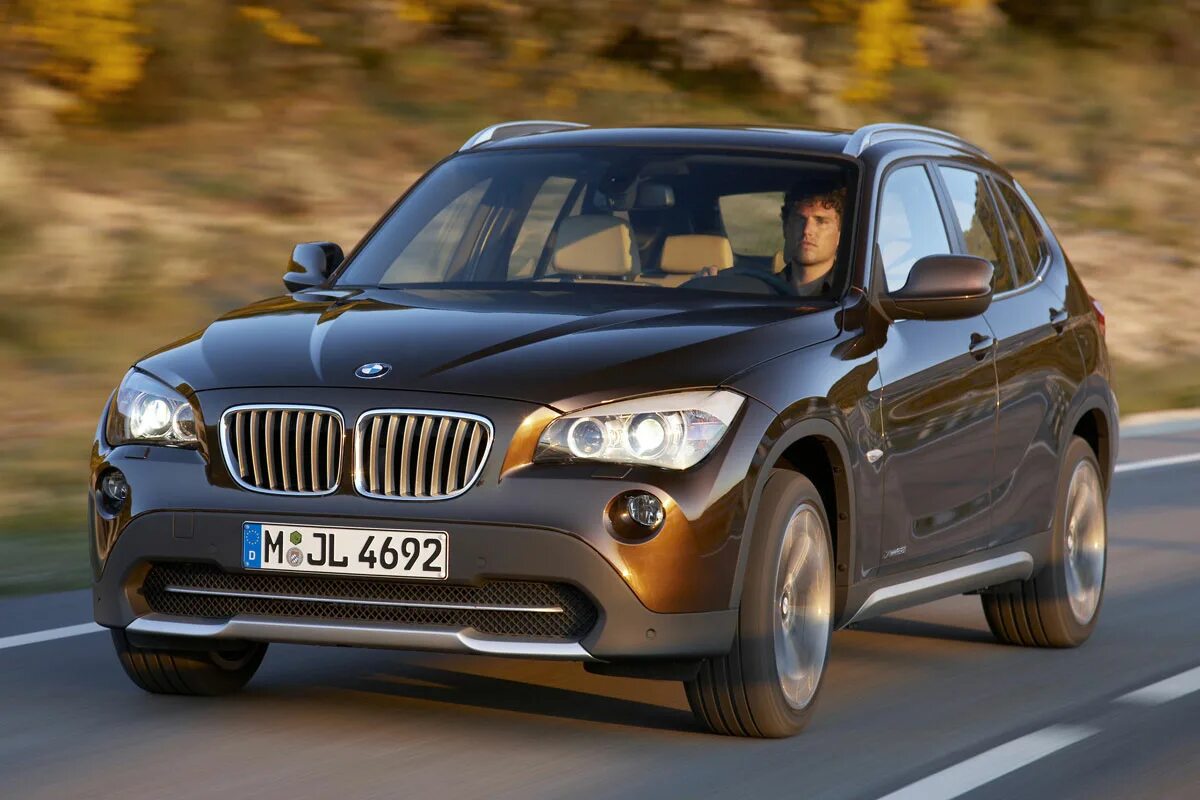 Bmw x1 2012. BMW x1 xdrive20i. БМВ x1 XDRIVE 28i. BMW x1 sdrive18i. BMW x1 20i.