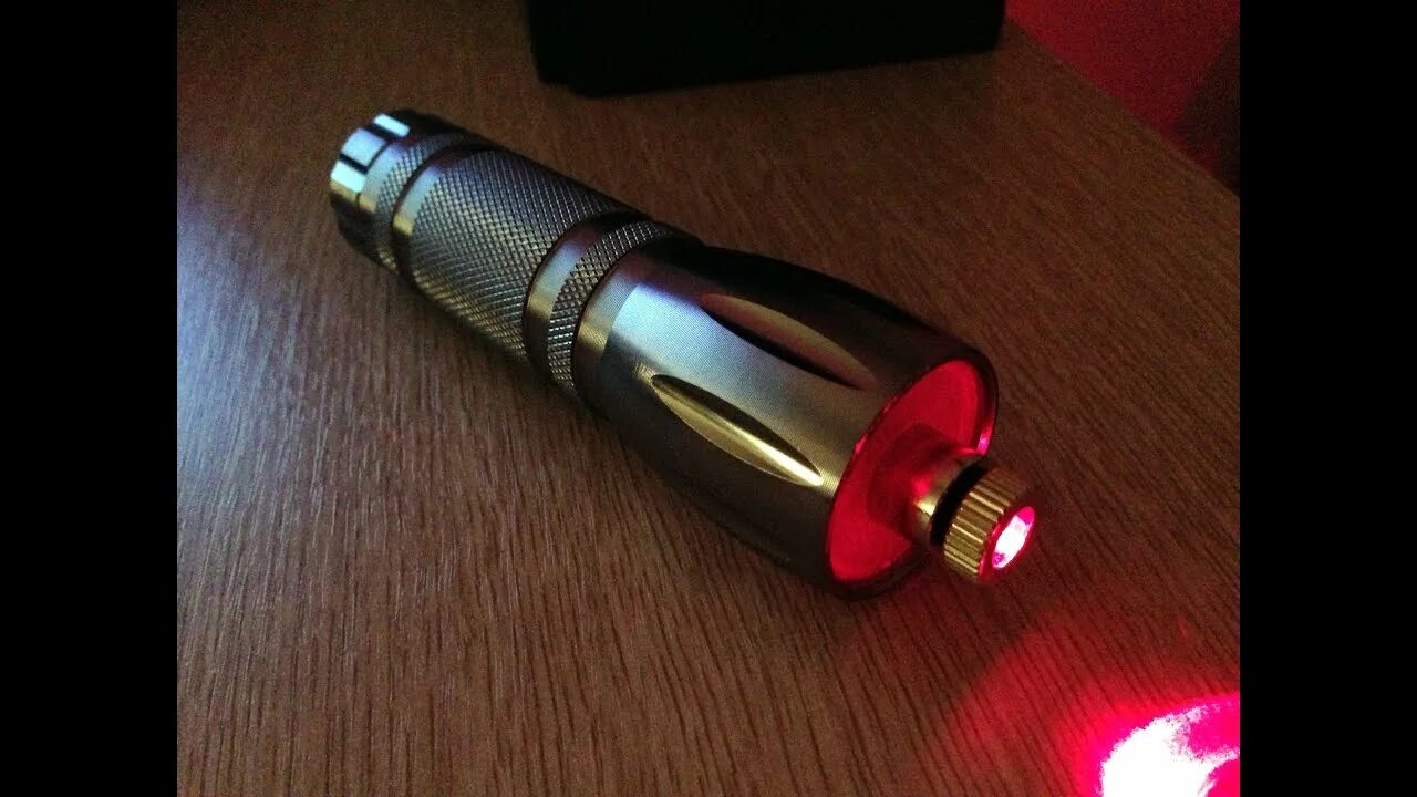 Самодельная красная. Лазер 1458gb. Лазерный фонарик. Самодельный мощный лазер. Лазер из фонарика.