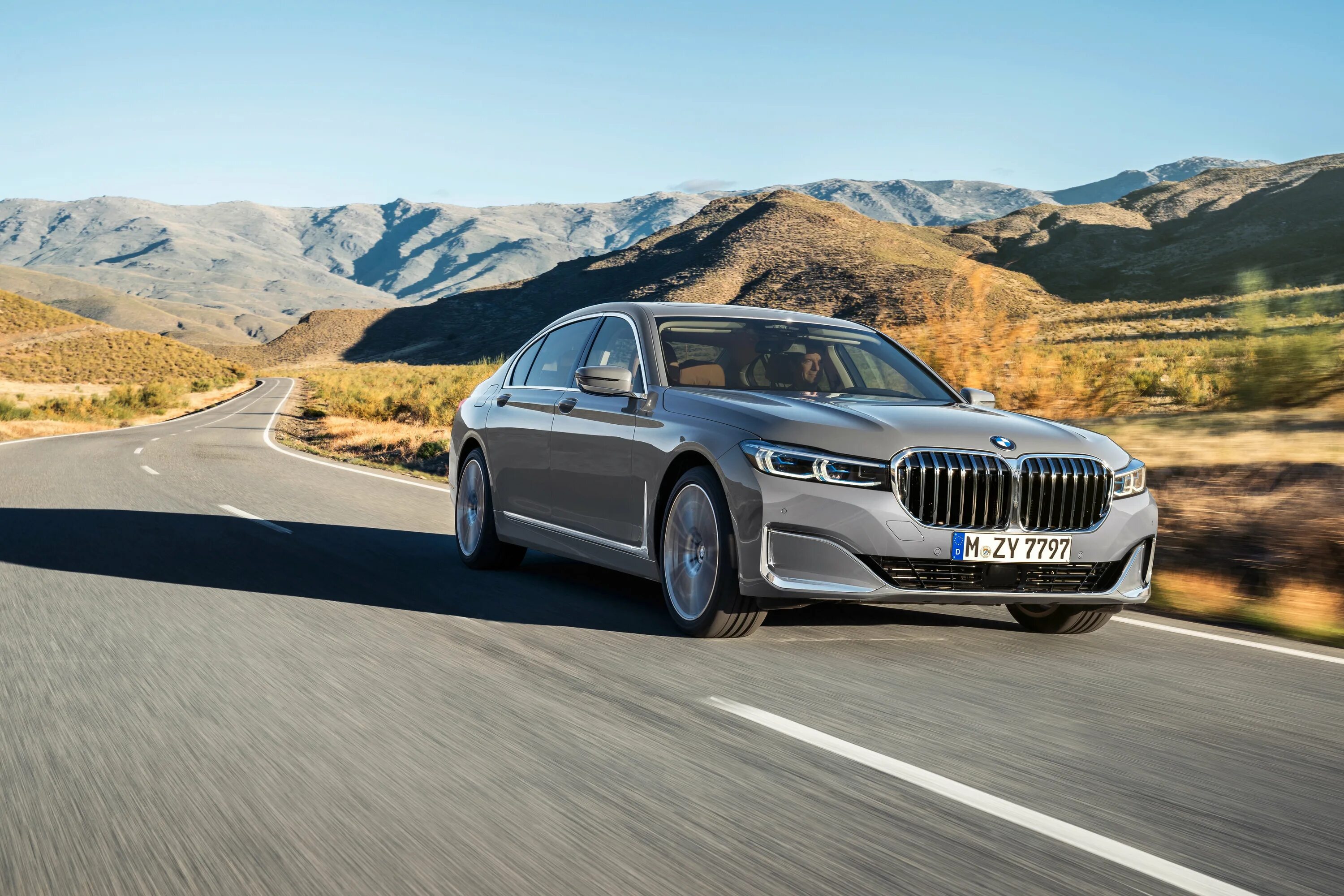 Новая bmw фото. Bmw 760li 2025. bmw 7. бмв х7 седан. бмв седан 2025.