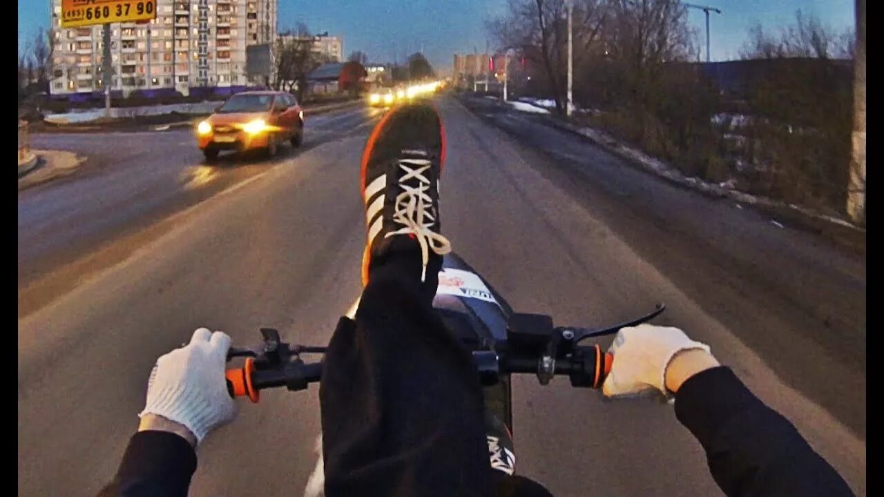 За рулем ночью. Самокат мафия в 3. Gif ночные покатушки. Просто катаюсь по городу. Просто катаюсь по городу.