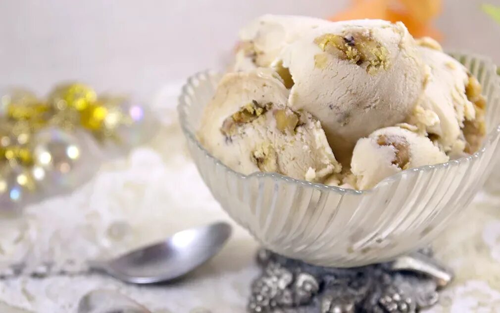 Мороженое горгонзола. Джелато горгонзола. Мороженое с вкраплениями. Ice cream ingredients. Горгонзола мороженое джелато.