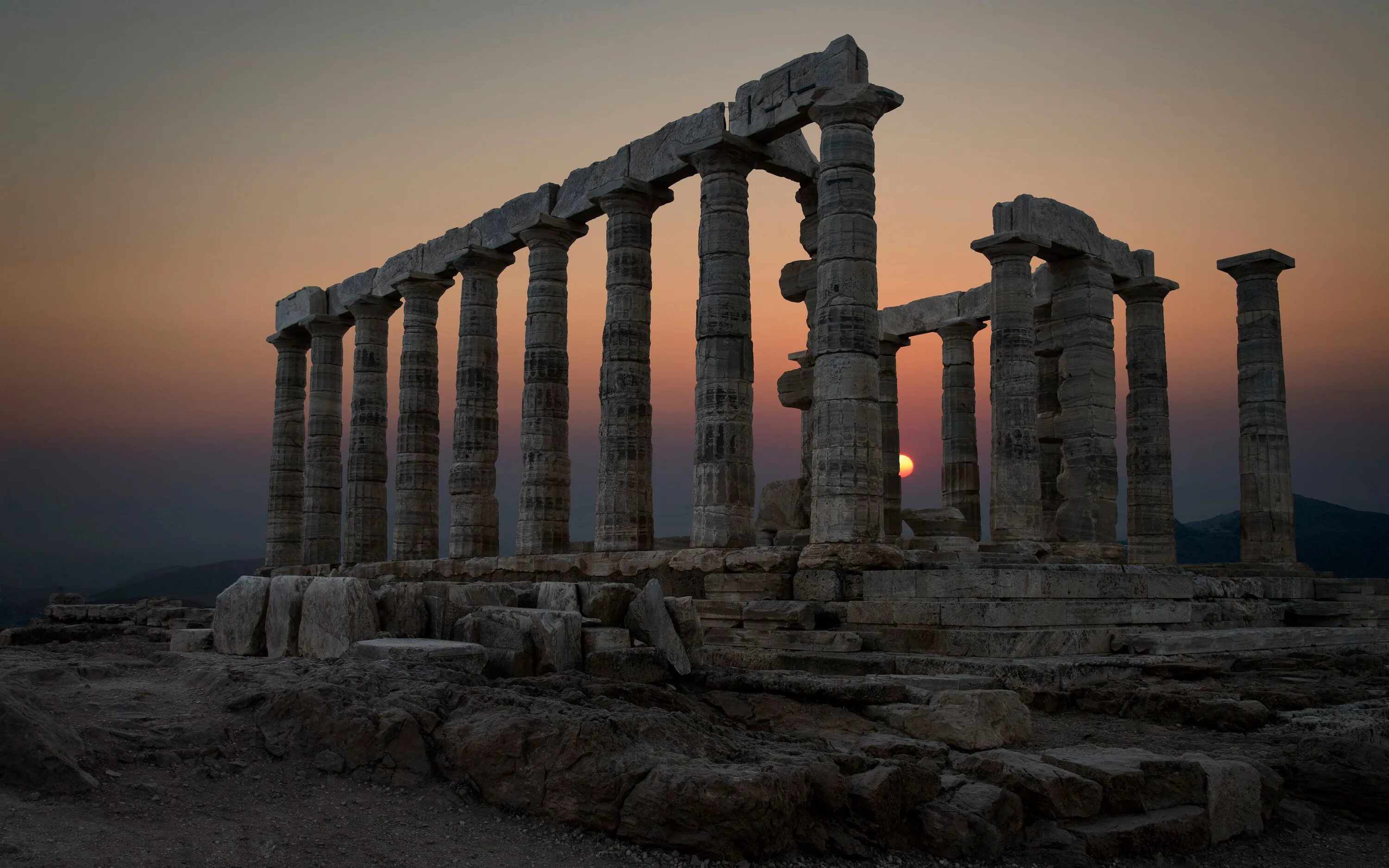 Античное состояние. Храм Посейдона в Афинах. Греция колонны развалины. Архитектура руины Греция. Древние развалины в Греции.