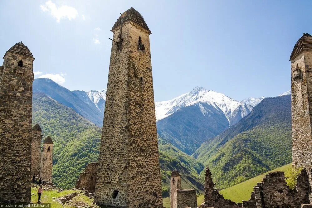 Родовые башни. Башни комплекс эрзи. башня ольгетты ингушетия. эрзи ингушетия. аул эрзи ингушетия.