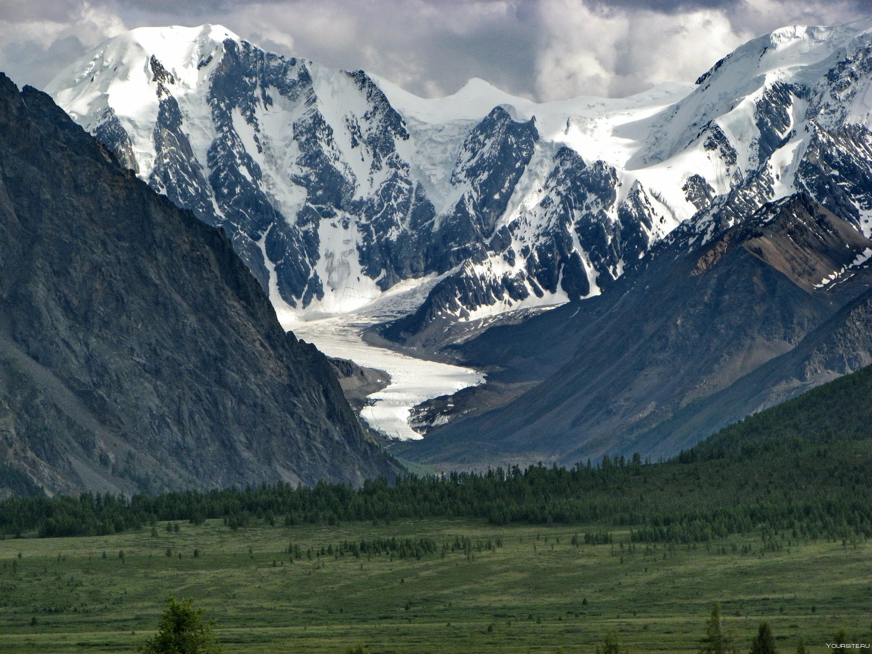 Ледник Актру горный Алтай. Ледник Маашей горный Алтай. Долина Актру Алтай. Ледники Северо-Чуйского хребта. Направление горных хребтов горы алтай