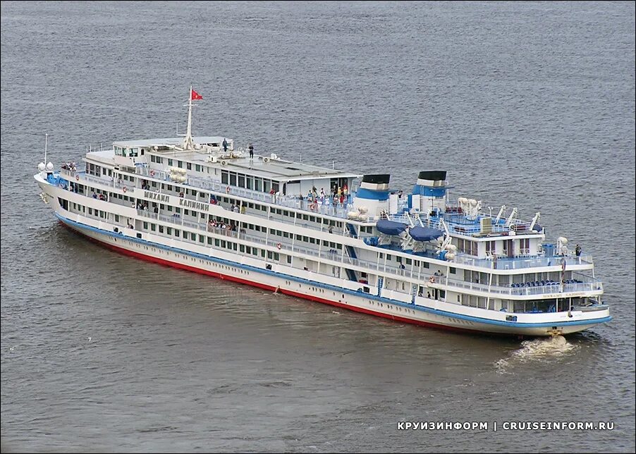 Теплоход рассказ. Химкинское водохранилище на теплоходе. Теплоход "урал" 1958 года. Теплоход рассказ. Водный транспорт на море.