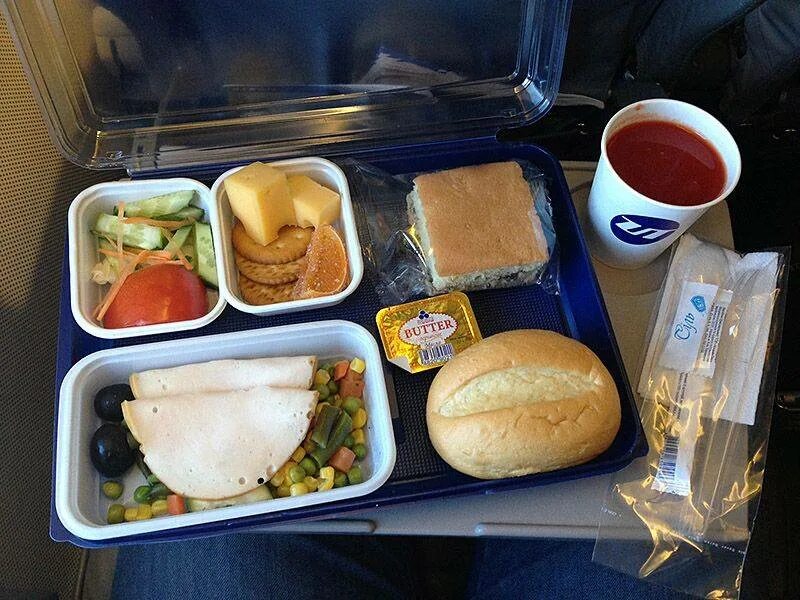 Сколько кормят в самолете