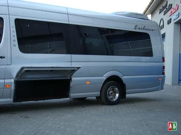 Длинный спринтер. Mercedes-Benz Sprinter 518. Мерседес Бенц Спринтер 518. Мерседес Спринтер удлиненный. Мерседес Спринтер пассажирский длинный.