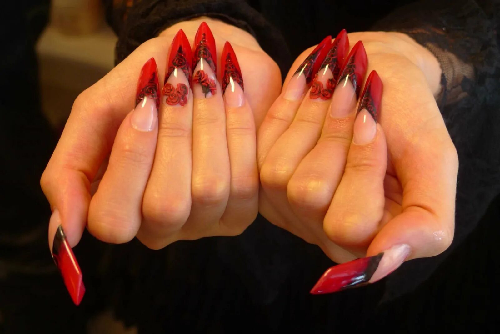 Дизайн ногтей острые красные. Арочный пайп миндаль. Форма Эдж эйдж ногтей. Форма ногтей эйдж и пайп. Формы нарощенных ногтей Эдж.
