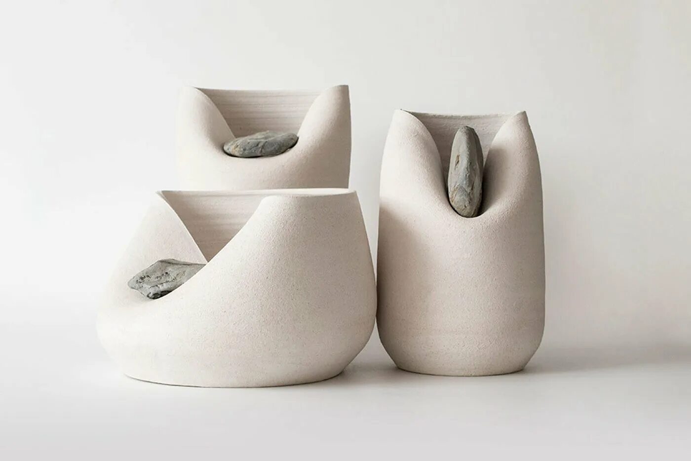 Ваза необычной формы. Необычные керамические изделия. Дизайнерские вазы. Необычная ваза.