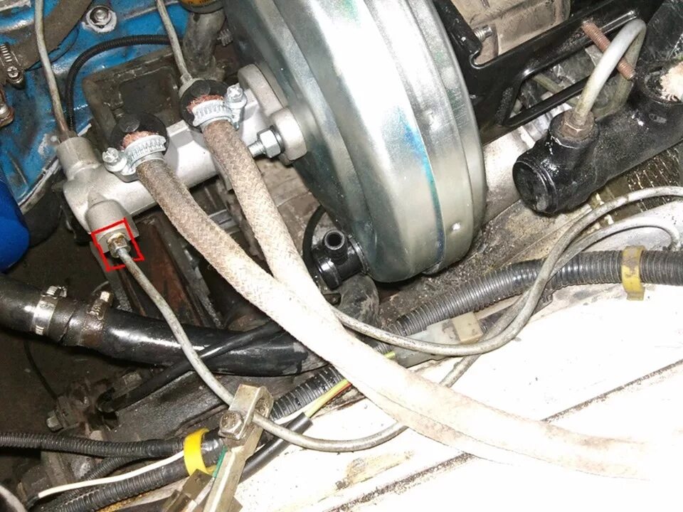 тормозной цилиндр нива 21213. как поменять на ниве главный. главный тормозной цилиндр нива 2131. сцепление нива 2131. как поменять на ниве главный.