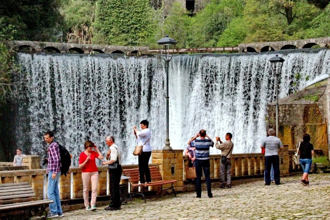 Новый афон абхазия. Каньон хашупсе абхазия. Достопримечательности абхазии которые стоит. Новоафонский водопад, абхазия, новый афон. Абхазия достопримечательности новоафонский монастырь.