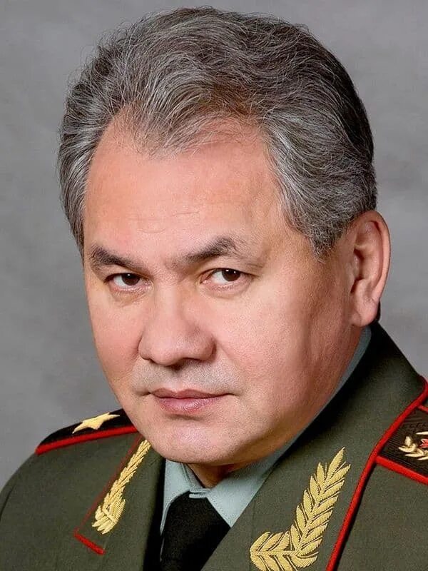 Шойгу в орденах. Шойгу в 2004. Шойгу сколько лет биография. Шойгу сколько лет биография. Шойгу сколько лет биография.