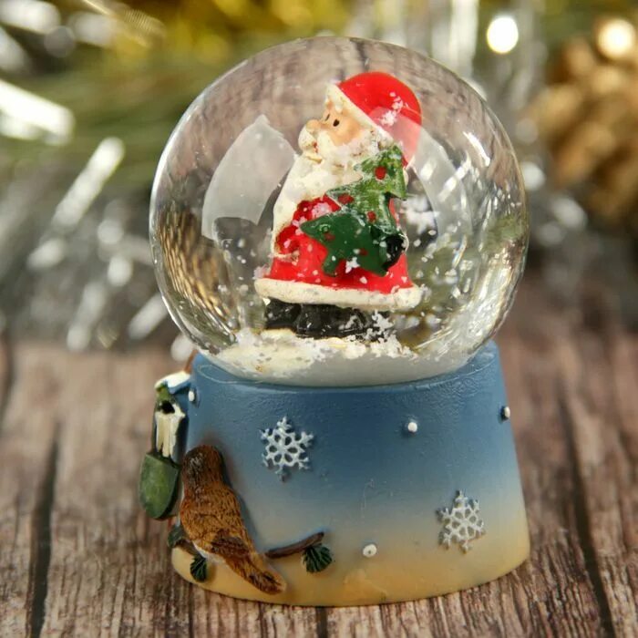 Шары внутри снег. Новогодний стеклянный шар. Новогодний шар со снегом. Новогодний стеклянный шар со снегом. Новогодняя игрушка шар со снегом.
