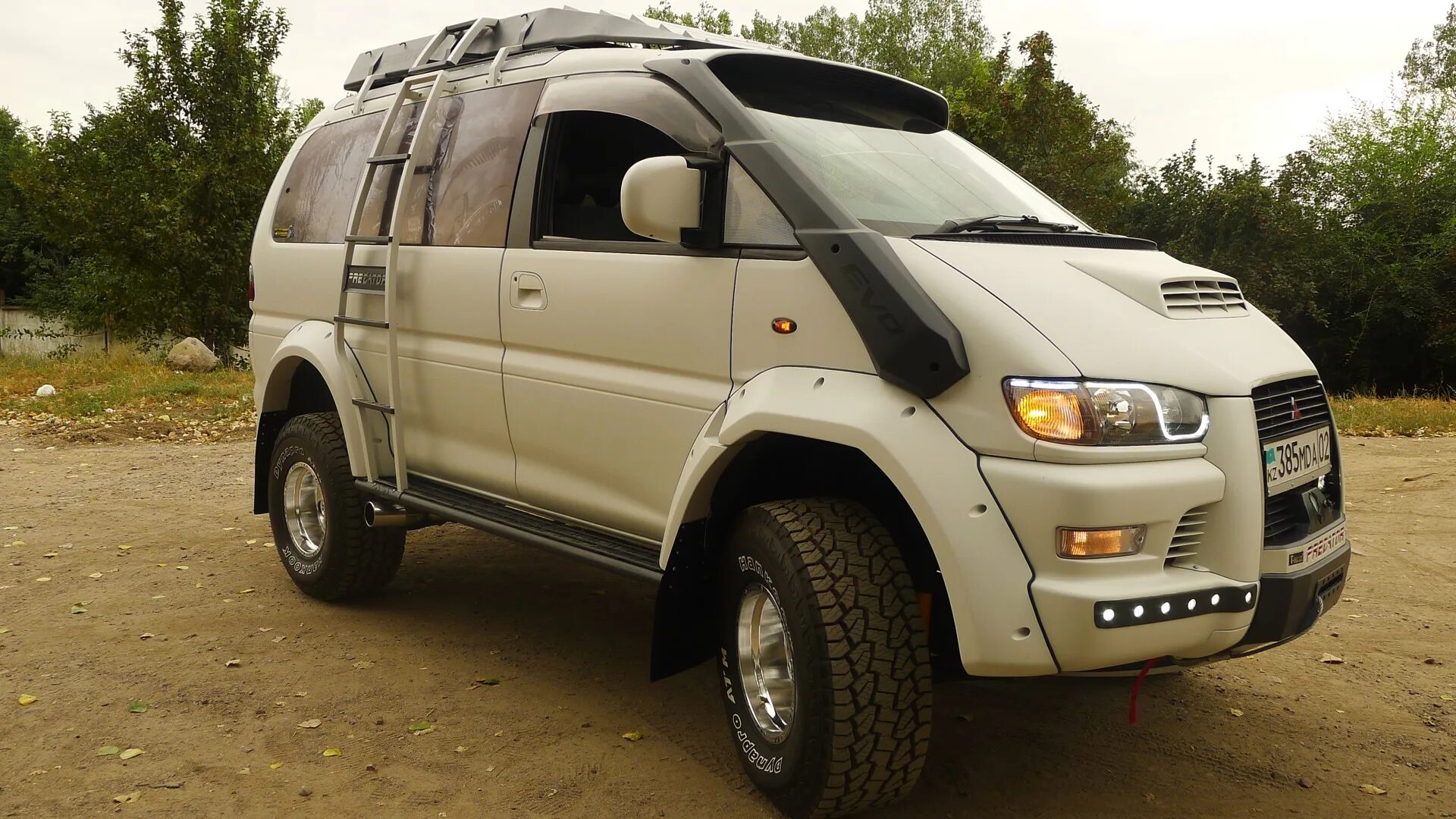 Mitsubishi delica 1997. Mitsubishi delica l400 long. Mitsubishi delica l500. Mitsubishi delica d:5 off road. Mitsubishi delica l400.