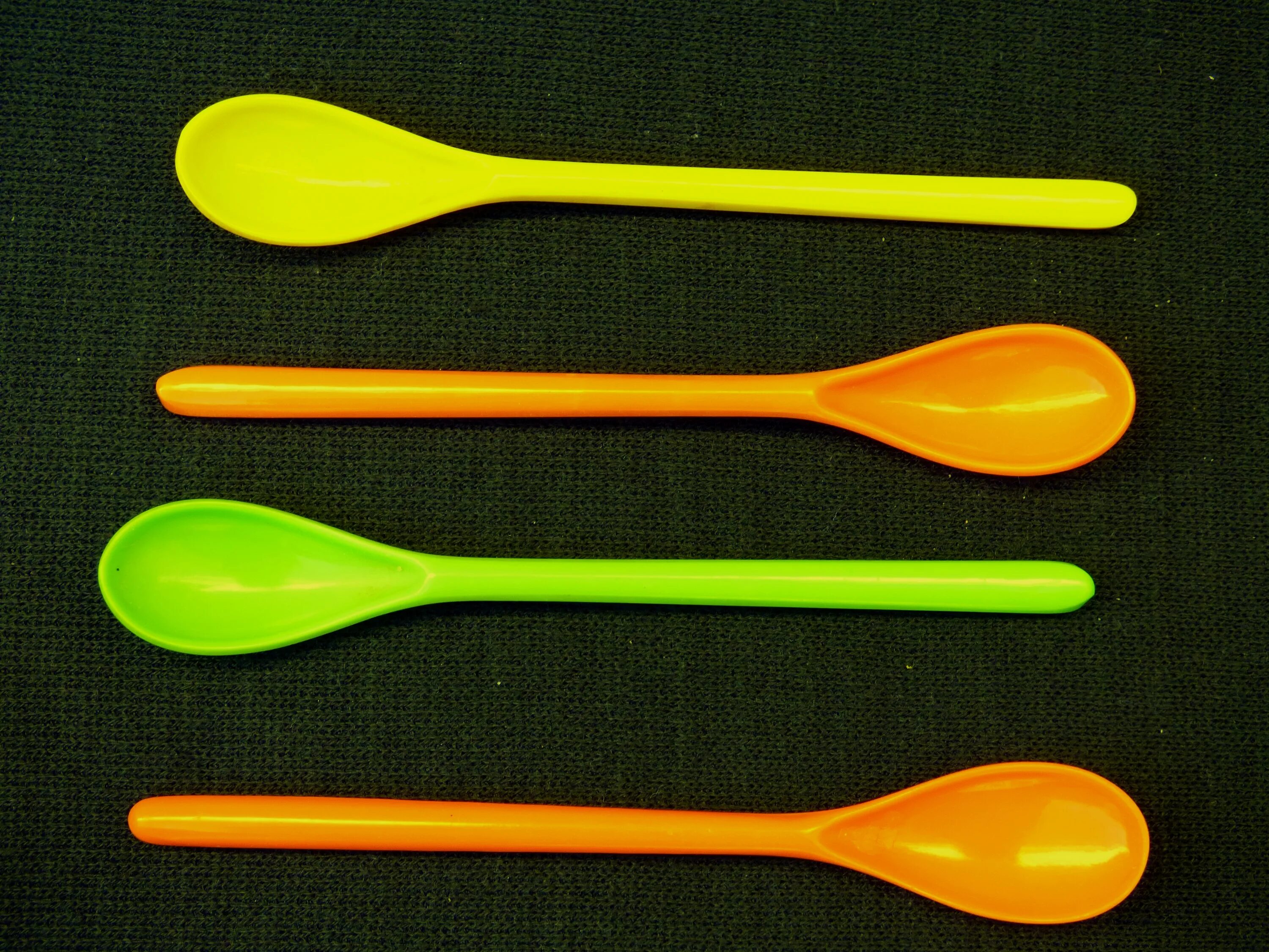 Spoon на русский. Обнимашки ложки. Деревянная ложка для еды. Spoon на русский. Серебряная ложка ресторан.