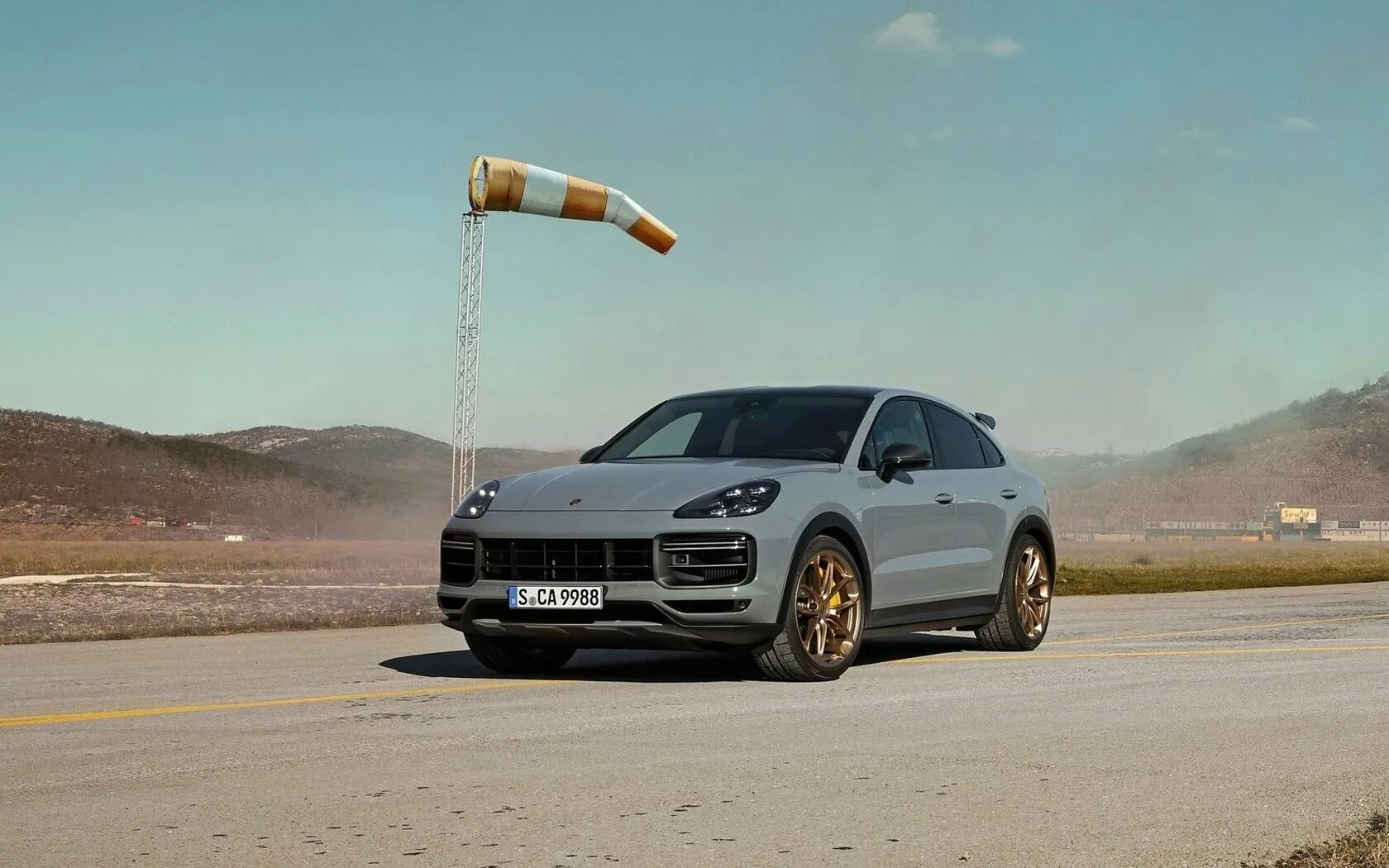 Cayenne turbo gt. Porsche cayenne turbo. porsche cayenne turbo gt. порше кайен турбо 2025. порше кайен турбо gt 2025.