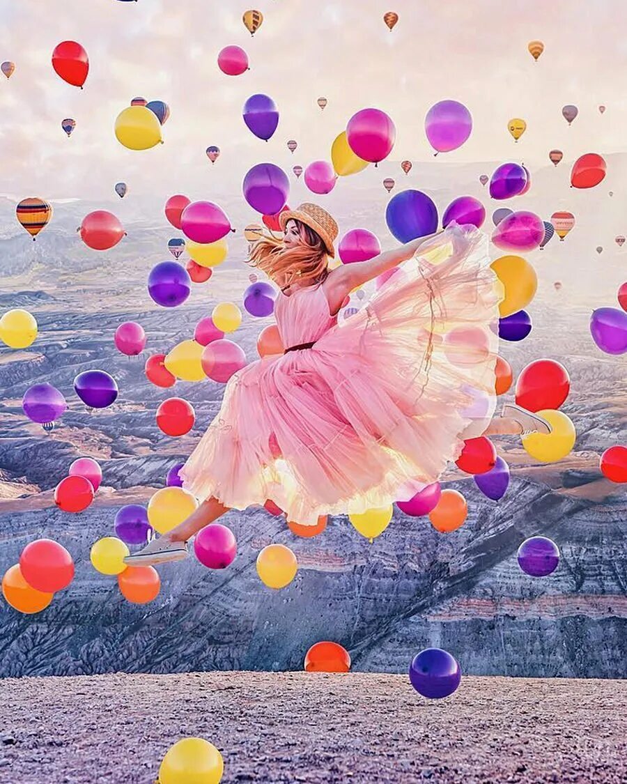 Ярких впечатлений в жизни. Девочка с воздушными шарами. Девушка с шариками. Воздушное настроение. Девочка с воздушным шариком.