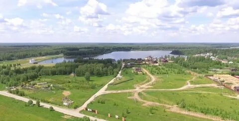 Поселок расположен