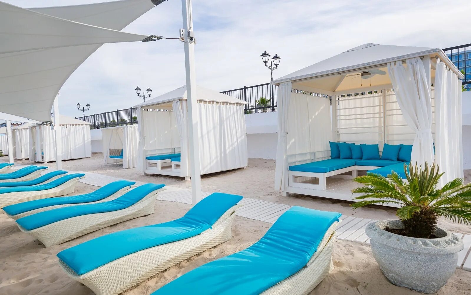 Radisson collection Paradise Resort & Spa. Radisson collection Paradise Resort & Spa, Sochi 5*. Radisson collection Paradise Resort Spa Sochi пляж. Radisson collection Paradise Resort & Spa пляж.