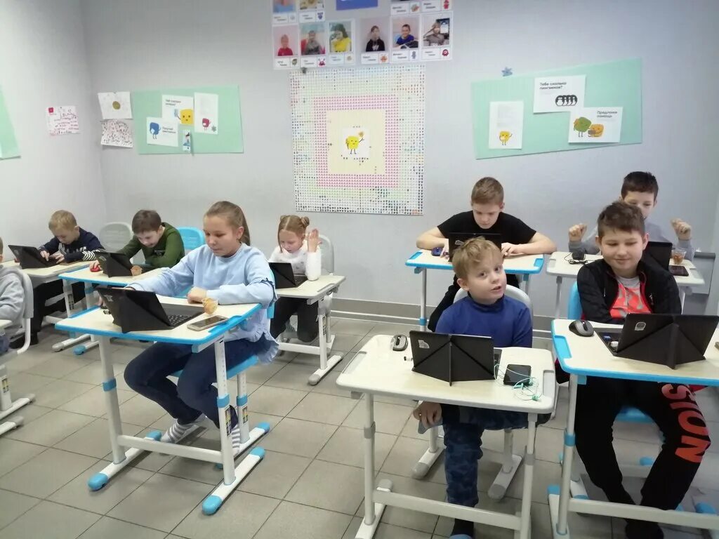 Педагог скорочтения. Выставка возможности доп образования. Дополнительное образование вологда. Каллиграфия iq007. Центр дополнительного образования вологда.