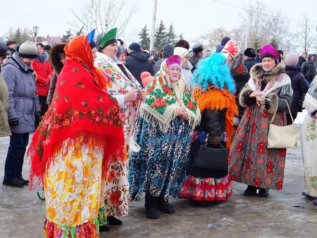 Проводы зимы. Проводы Масленицы. Костюм зимы на Масленицу. Украшенные лошади на Масленицу. Проводы зимы в омске