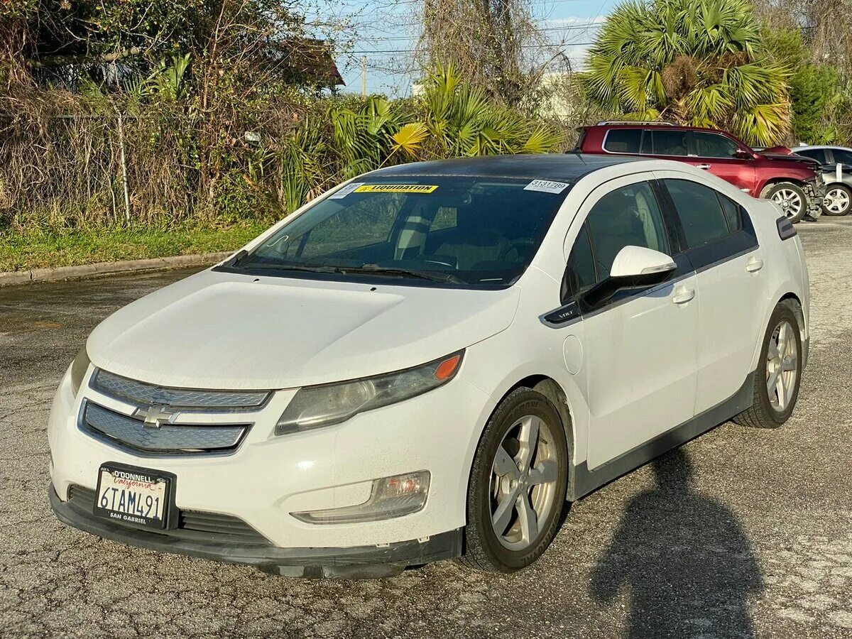 Chevrolet Volt 1. Chevrolet Volt 2 белый. Chevrolet Volt i, 2012. Шевроле вольт 2012 белый. Volt me