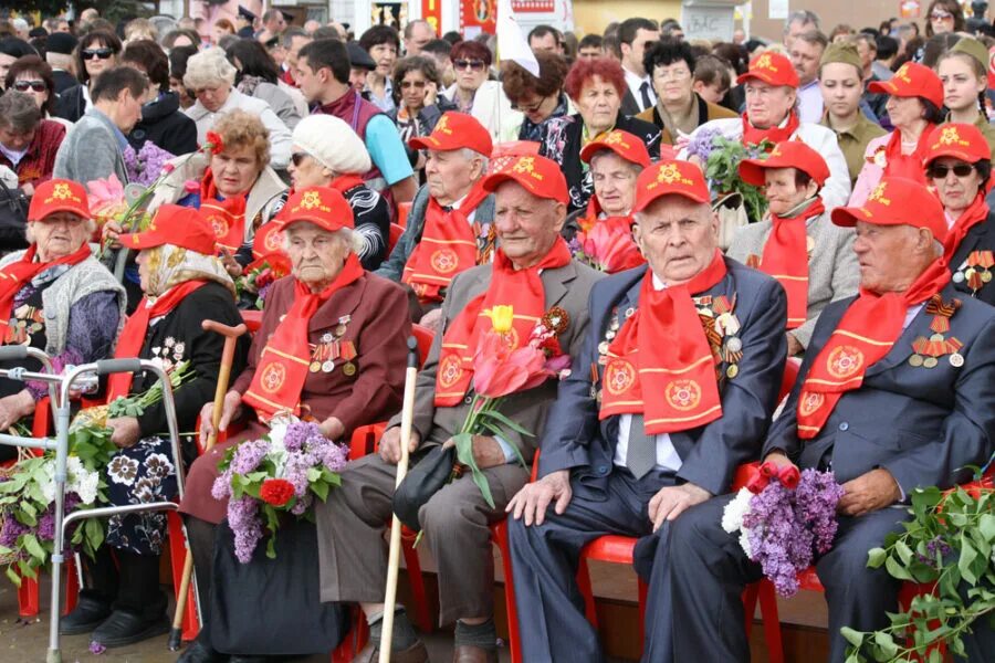 Как провести праздник 9 мая. Современное празднование дня победы семья. тепляковы на празднике дня победы. каневская фото 9 мая. к празднованию дня победы лысьва.