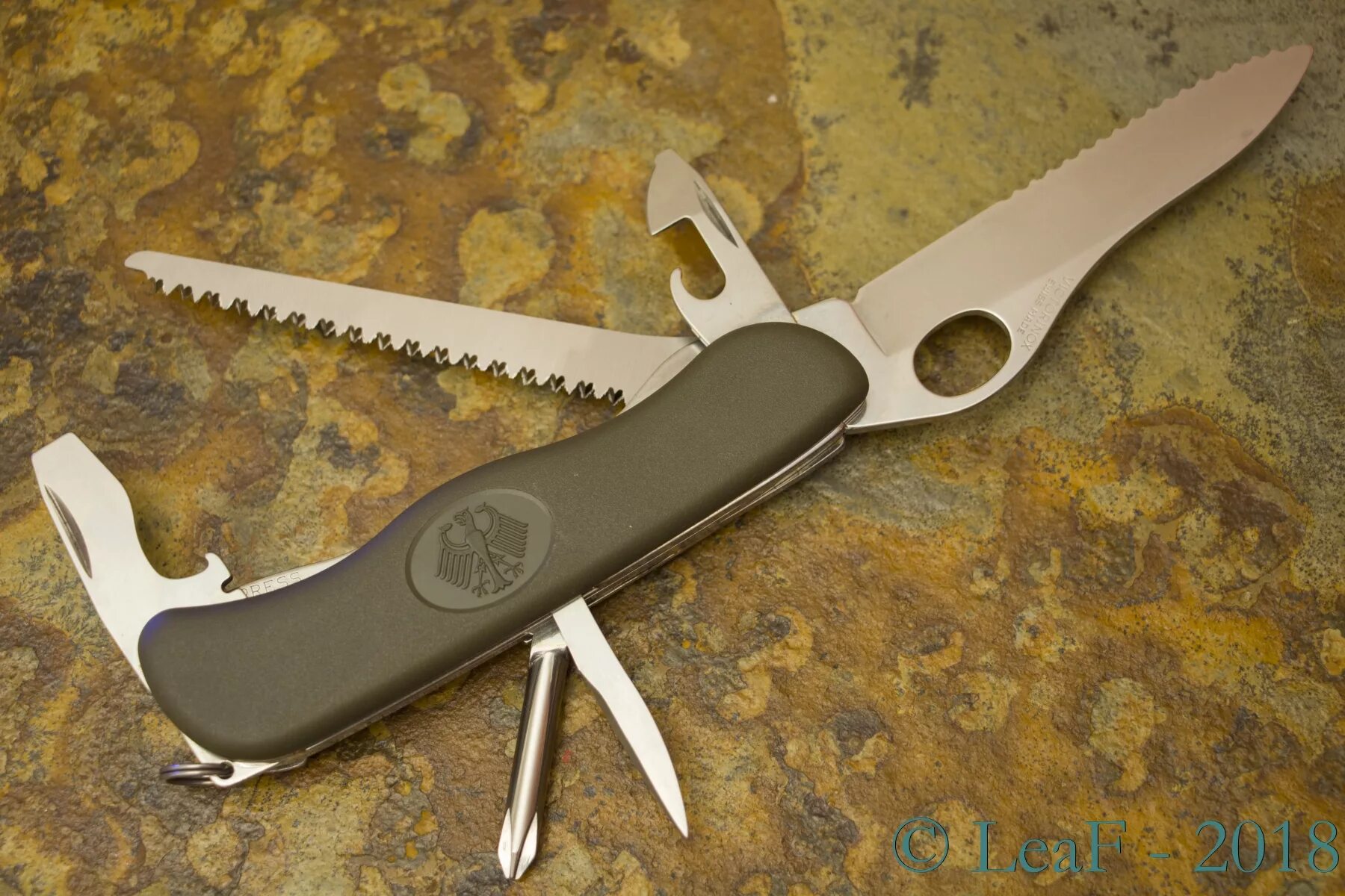 Army knives