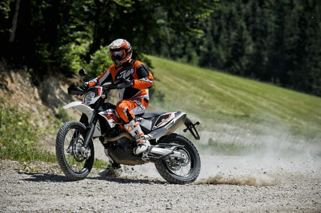 Мотоцикл эндурик. КТМ 690 эндуро. KTM 690 Enduro r. Эндуро мотоцикл KTM 690 Enduro. KTM 690 Enduro r 2015.