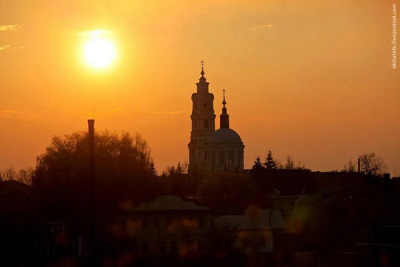 Рыльск брянск. Рыльск Курская область. Рыльск Курская область ночью. Сейм Рыльск.