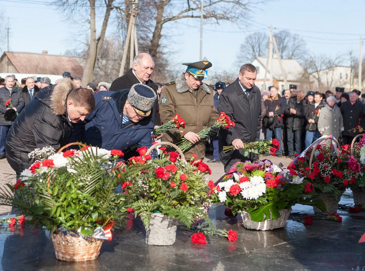 Памяти десантников. Высота 776 мемориал. Псков военнослужащим, погибшим. День памяти на первом