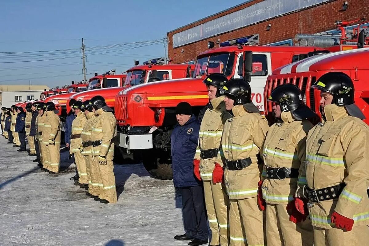 Пожарная машина. Пожарные России. Новые пожарные машины. Машина "пожарная служба". Пожарно спасательный киров