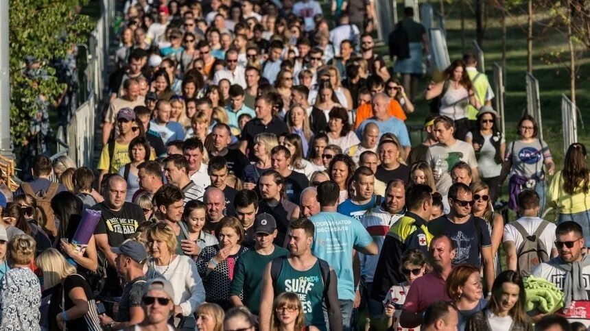 На земле живет 8 млрд человек количество. Перенаселение. Население. Перенаселение планеты. Земля и люди.