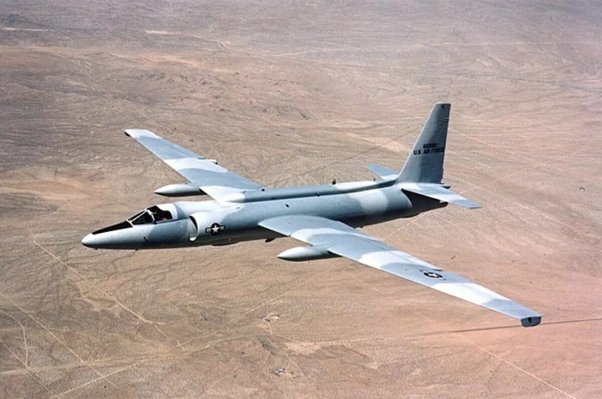 U-2 самолет разведчик. Lockheed u-2 высотный разведчик. Lockheed u-2 самолет. Sr-71 blackbird черный дрозд. Американский самолет шпион.