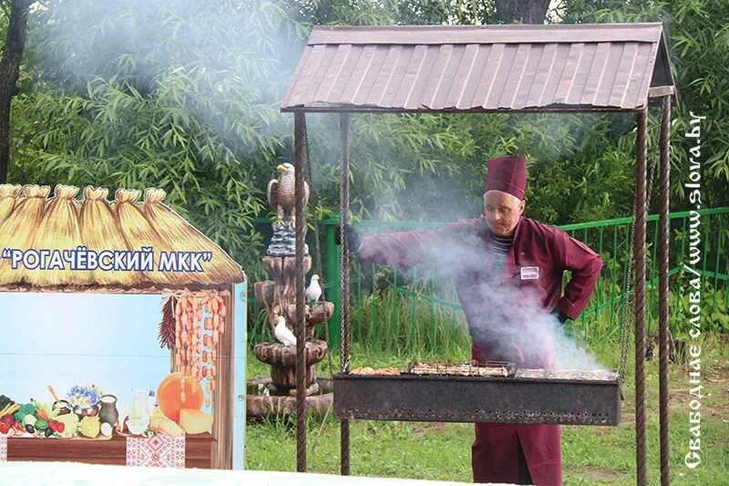 Озеро доброе рогачёв фото. Усадьба лыщинского красный маяк. Свободное слово фотографии с озера святого. Святое озеро нармушадь. Агроусадьба бреслау бассейн.