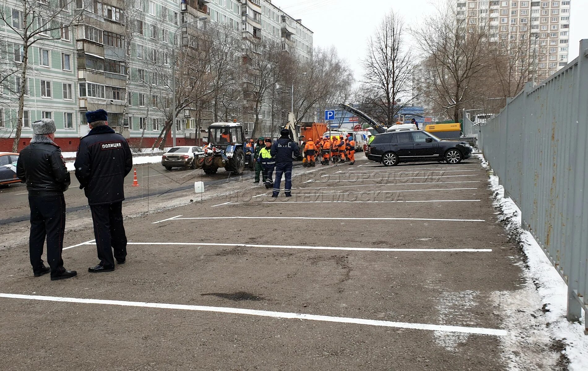 Жизнь в отрадном. Противочумная станция Москва. Парковка на улице Мусоргского Отрадное. 3 Октября 2014 года в Отрадном. Противочумная больница в Отрадном.