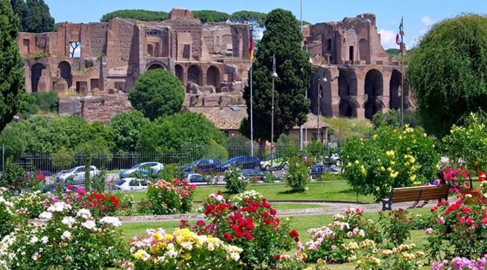 Погода в риме в мае. Вилла Боргезе Италия. Сады при вилле Комунале. Древний Рим сады. Рим в цветах.