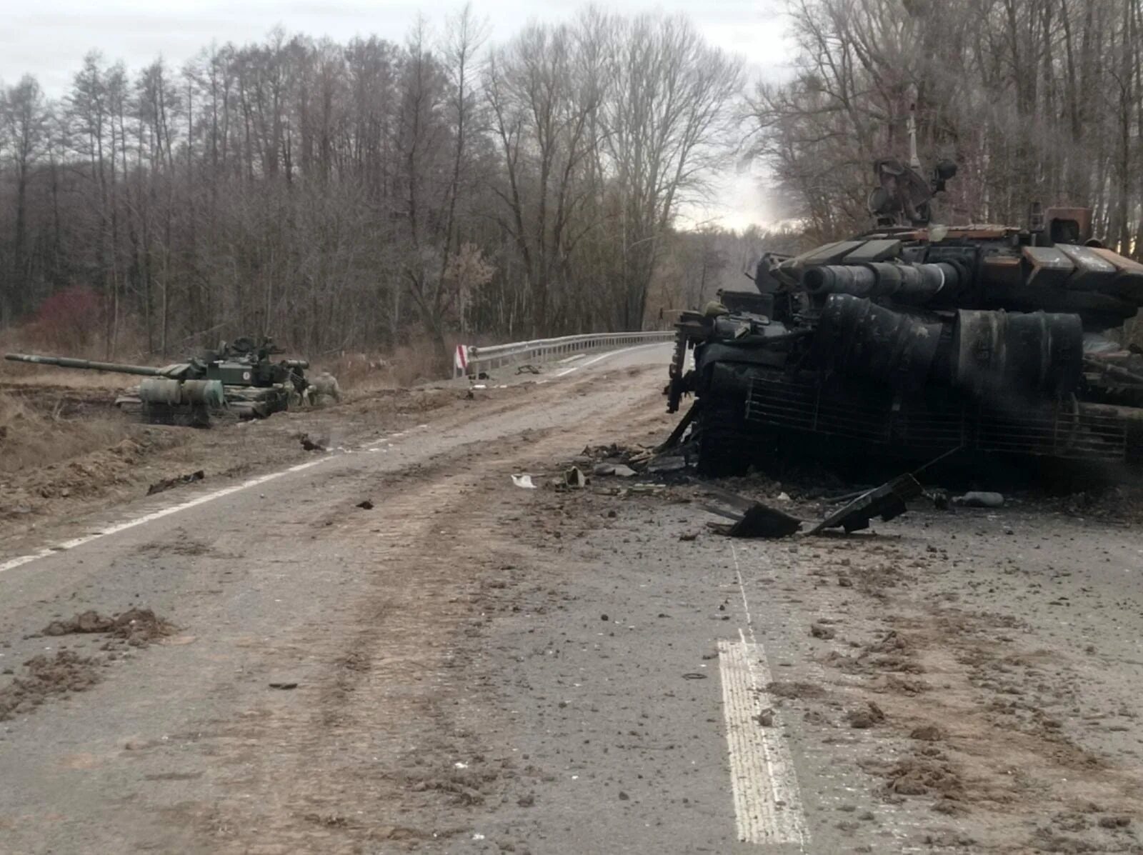 Лнр танк т 72 на киев. Война на украине артиллерия. Спецоперация россии на украине. Война в украине российские войска артиллерия. Российская бронетехника.