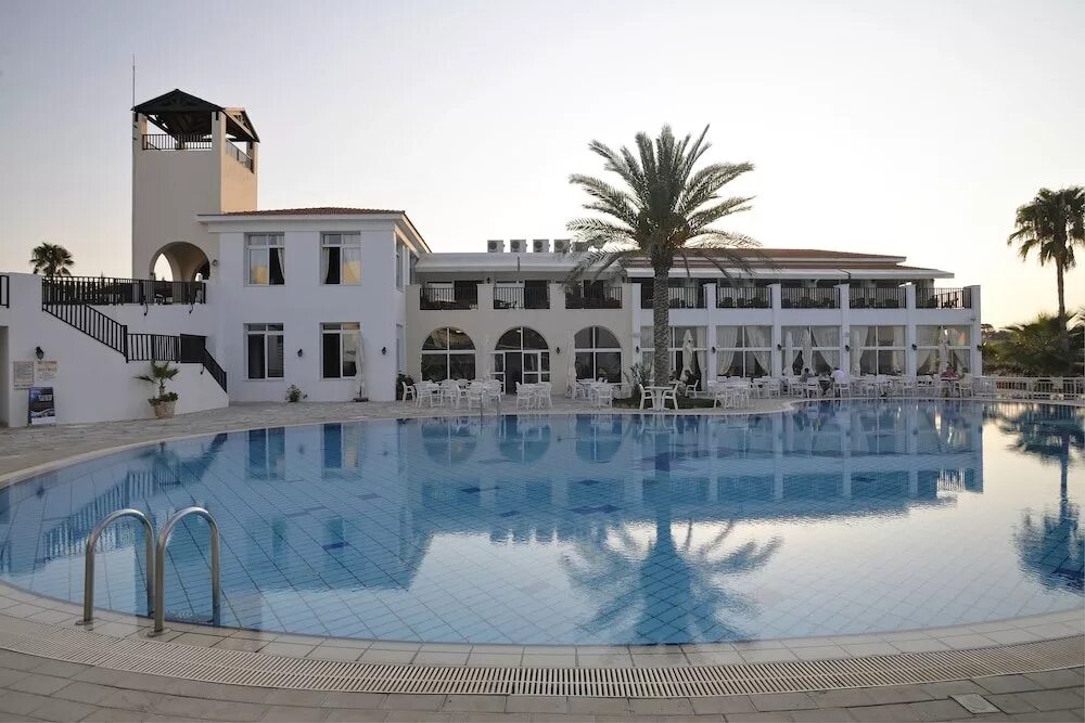 Akti Beach Village Пафос. Akti Beach Hotel & Village Resort. Актив Бич Виладж Кипр. Cyprus Pafos. Beach village 4