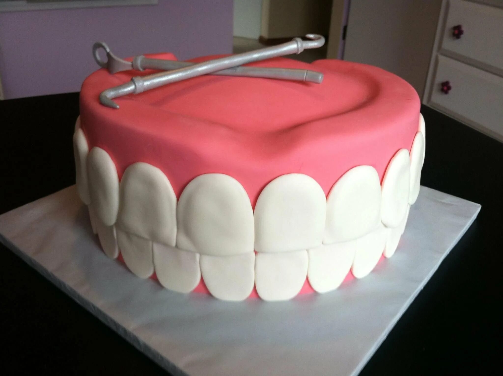 Торт зубному. Торт зубному. Торт стоматологу. Торт для врача стоматолога. Торт стоматологу.