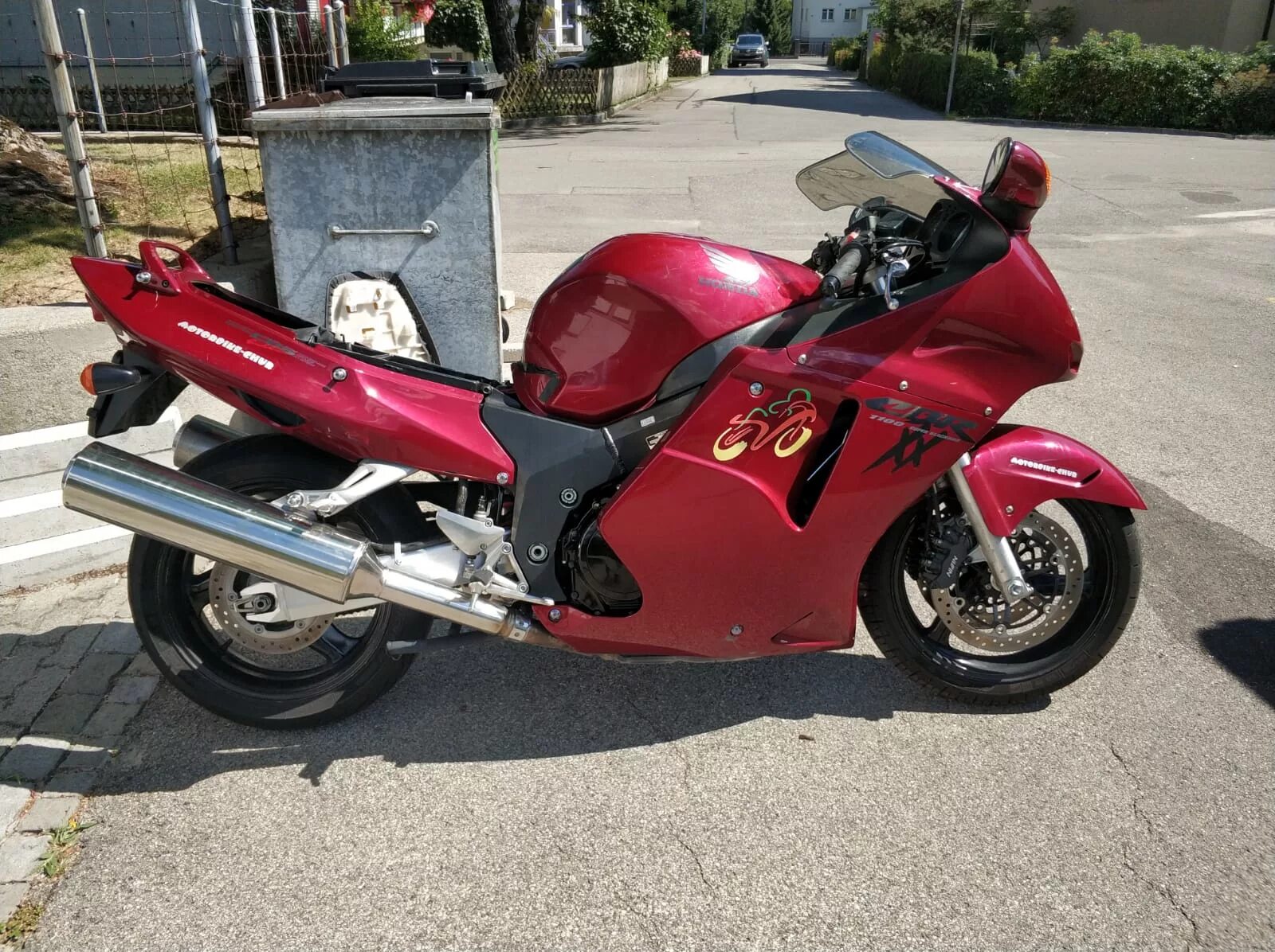 Honda CBR 1100 1997. Хонда СБР 1100хх. Хонда CBR 1100 ХХ. Honda CBR 1100 1998. Мотоцикл honda 1100