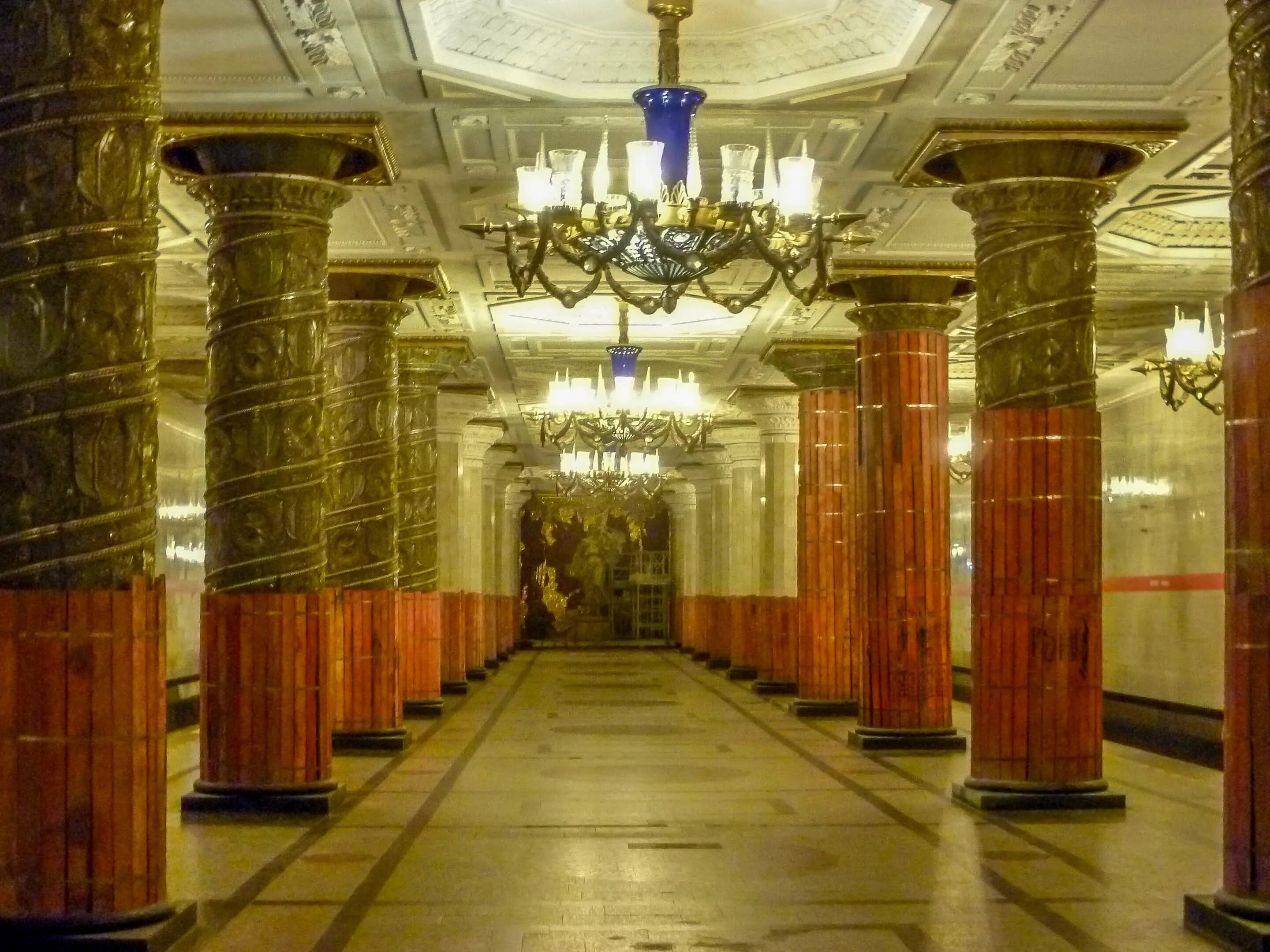 Автово где находится. Станция метро автово колонны. проект станции метро автово. верхний вестибюль метро автово. станция автово внутри.