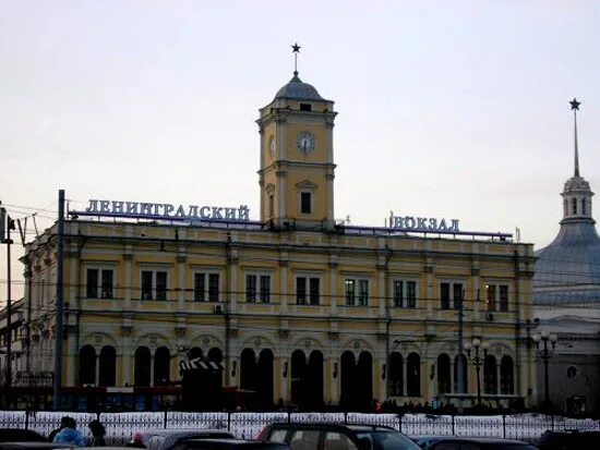 Останкино ленинградский вокзал. Ленинградский вокзал Москва. Ленинградский вокзал Санкт-Петербург. Московский вокзал Ленинград. Ленинградский вокзал бюст.