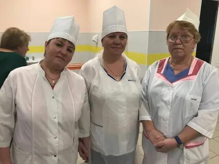 Заведующая столовой
