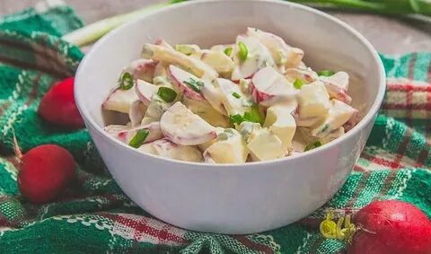 Салат с редиской и сметаной