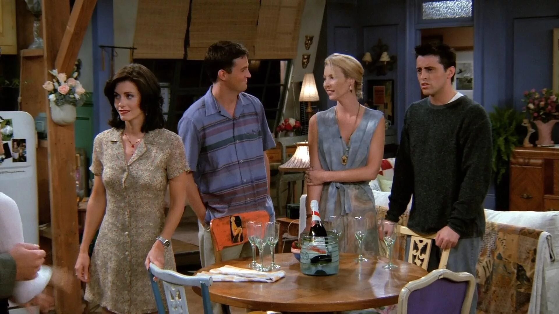 Friends 1 12. Фирст фриендс тетради 1 часть. 4 сезон 1 сериал друзья. Чендлер 8 сезон. Сериал друзья.