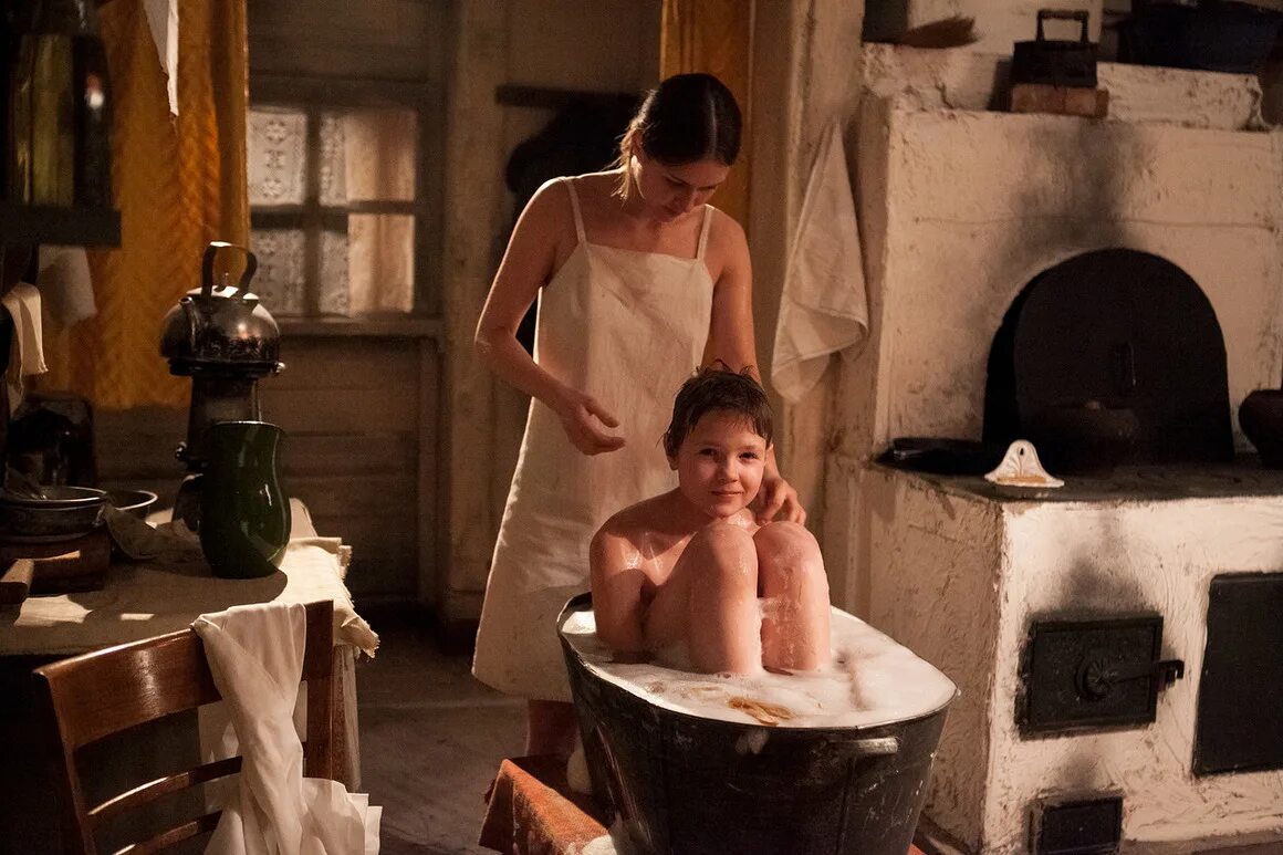 Фильм телохранитель с уитни хьюстон. Дженнифер тилли связь. High life фильм 2018. Сцены в постели. Фильм пианино сцена харви кейтель.